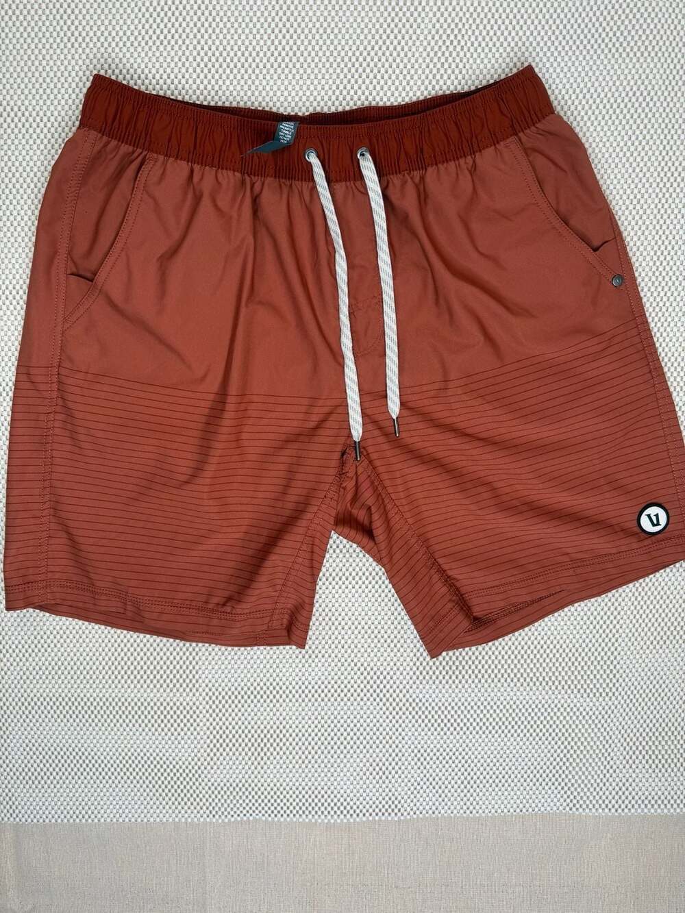 Vuori Kore EUC  Shorts Size L Terracotta Burnt Orange Lined Athletic V302